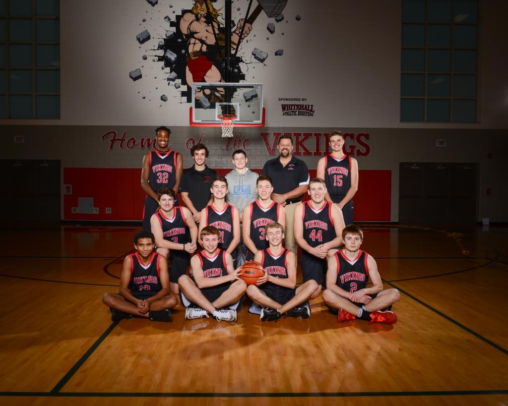jv boys basketball team photo