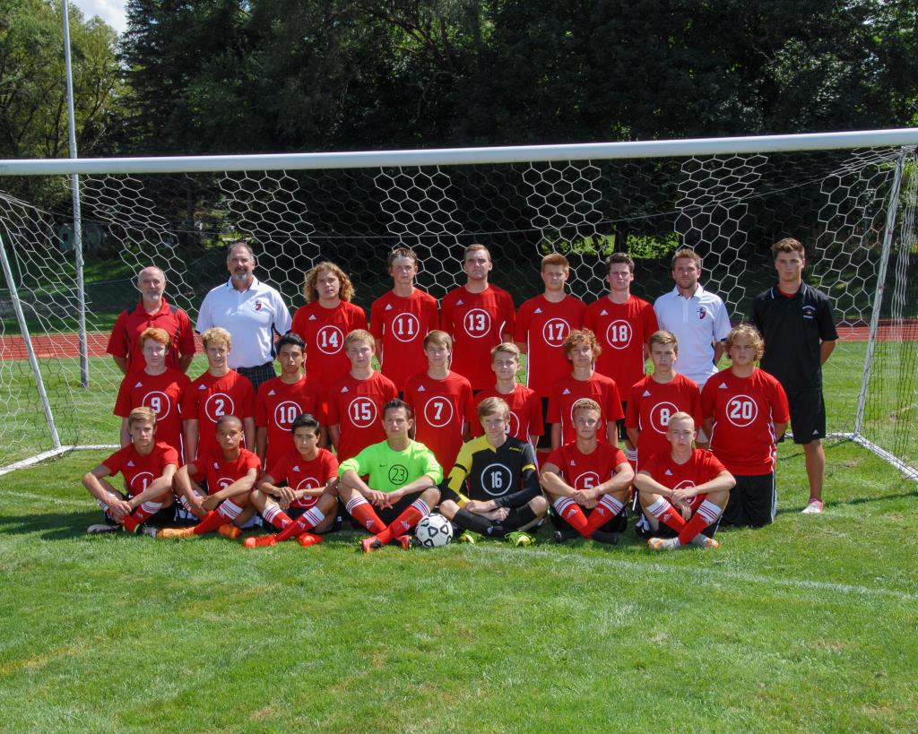 varsity boys soccer team photo